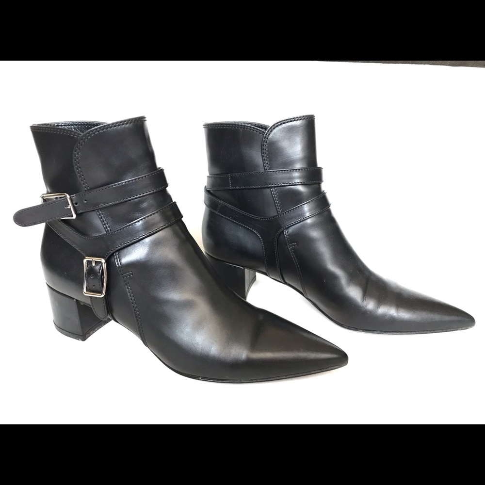 ✨PRICE DROP ✨Gianvito Rossi Black Leather Booties - Picture 1 of 8